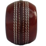 MIDDLING CRICKET BALL